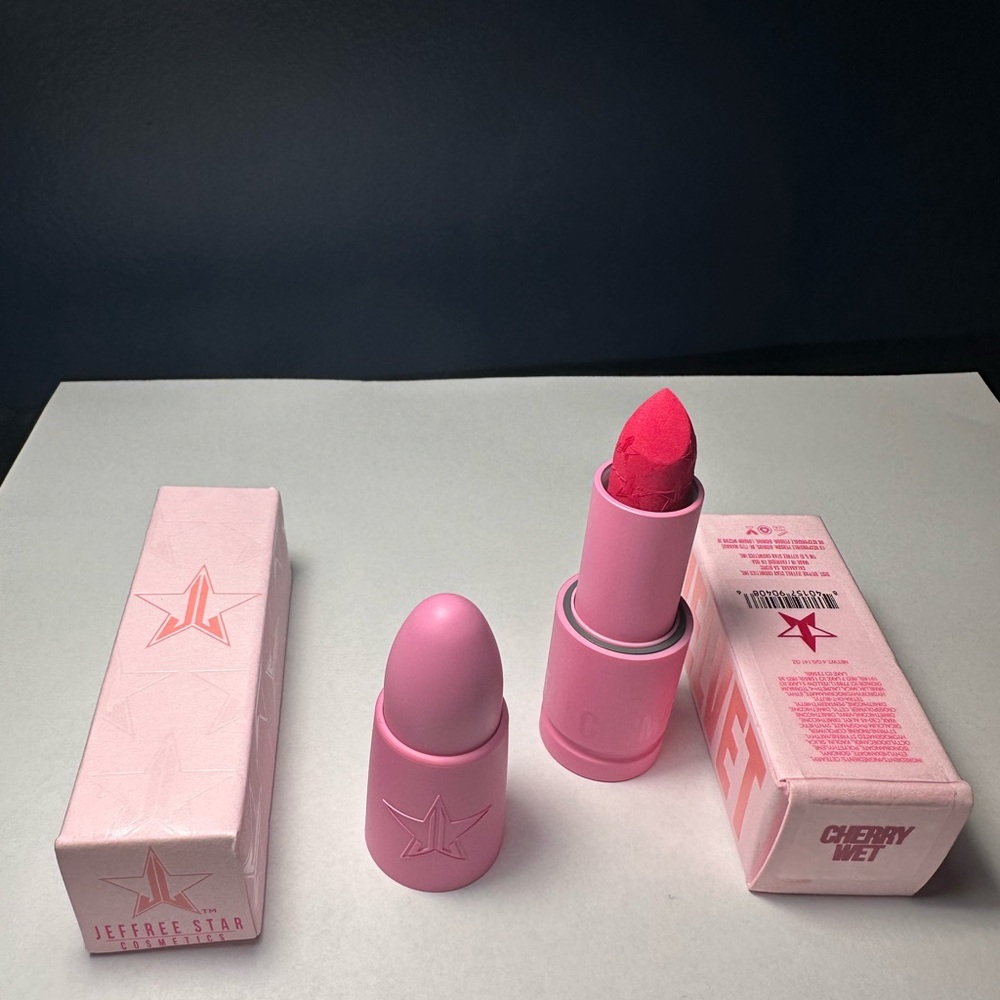 JEFFREE STAR CHERRY WET LIPSTICK NEW